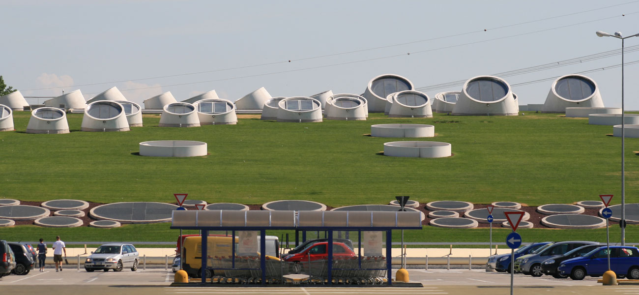 copertura a verde pensile Perliroof a prato - centro commerciale - Milano